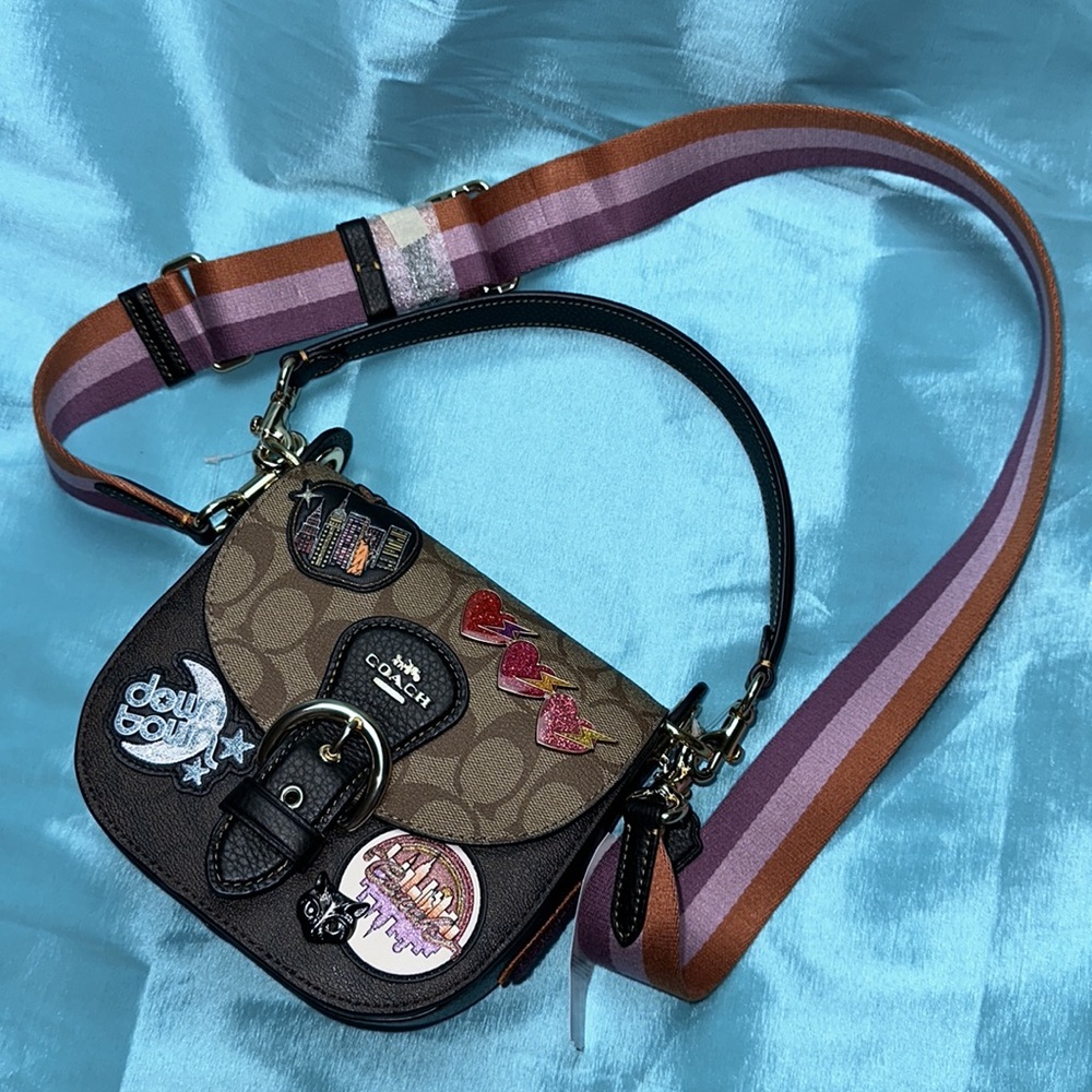 NWT COACH authentic Kleo shoulder bag.